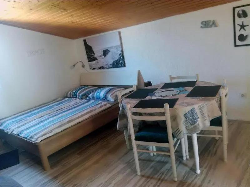 Angela Apartments -Lopar Lopar