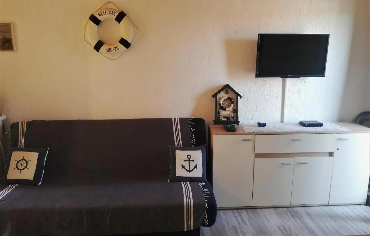 Angela Apartments -Lopar Lopar