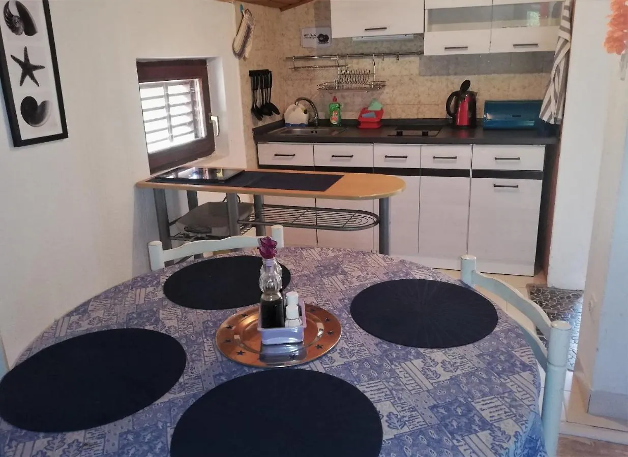 Angela Apartments -Lopar